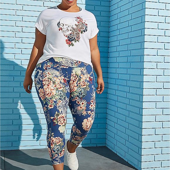 White Skull Floral Active Tee - Picture 3 of 3